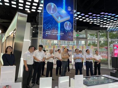 江苏省人大常委会副主任马秋林一行莅临我院视察调研，共话科技创新发展新篇章